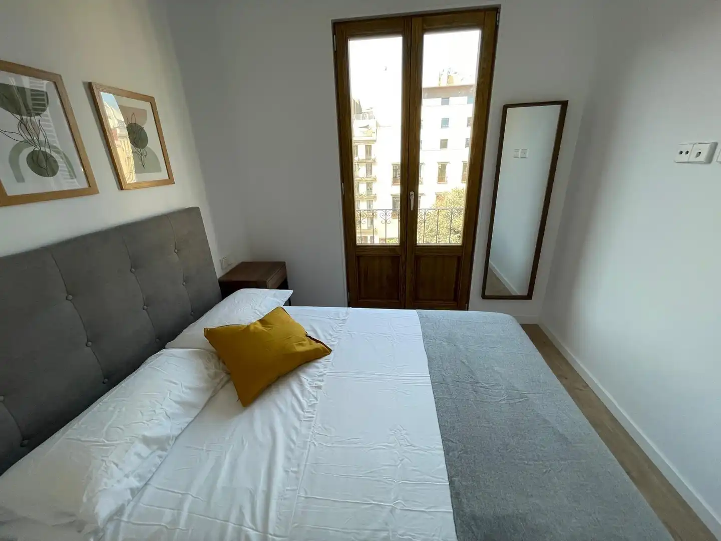 Dormitori de Pis de lloguer en Barcelona amb Aire condicionat, Calefacció i Parquet