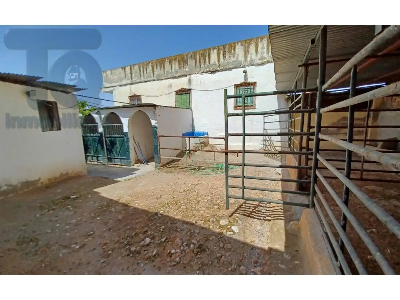 Vista exterior de Casa o xalet en venda en Granada amb Jardí privat i Terrassa