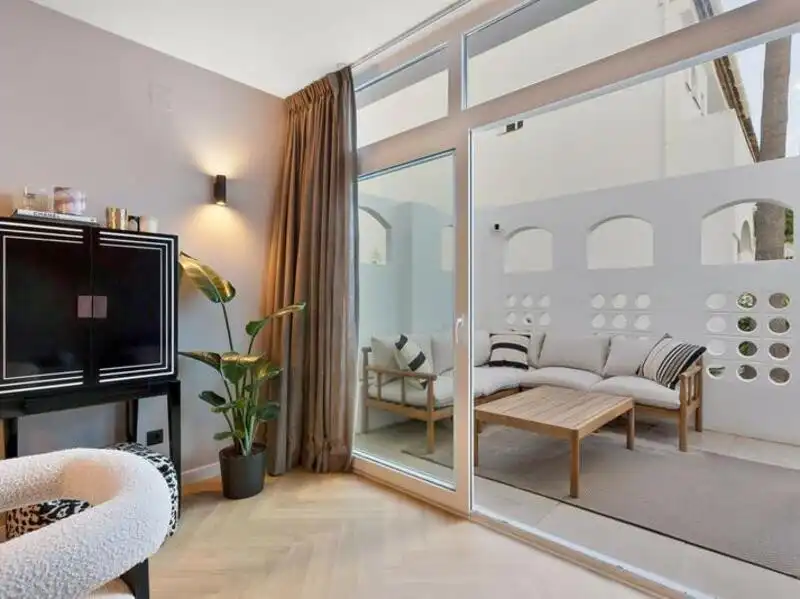 Detached homes for rent in Guadalmina Baja