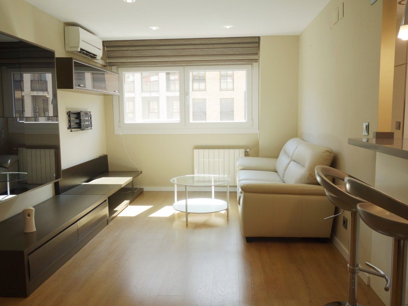 Sala de estar de Piso de alquiler en  Valencia Capital con Aire acondicionado, Parquet y Amueblado