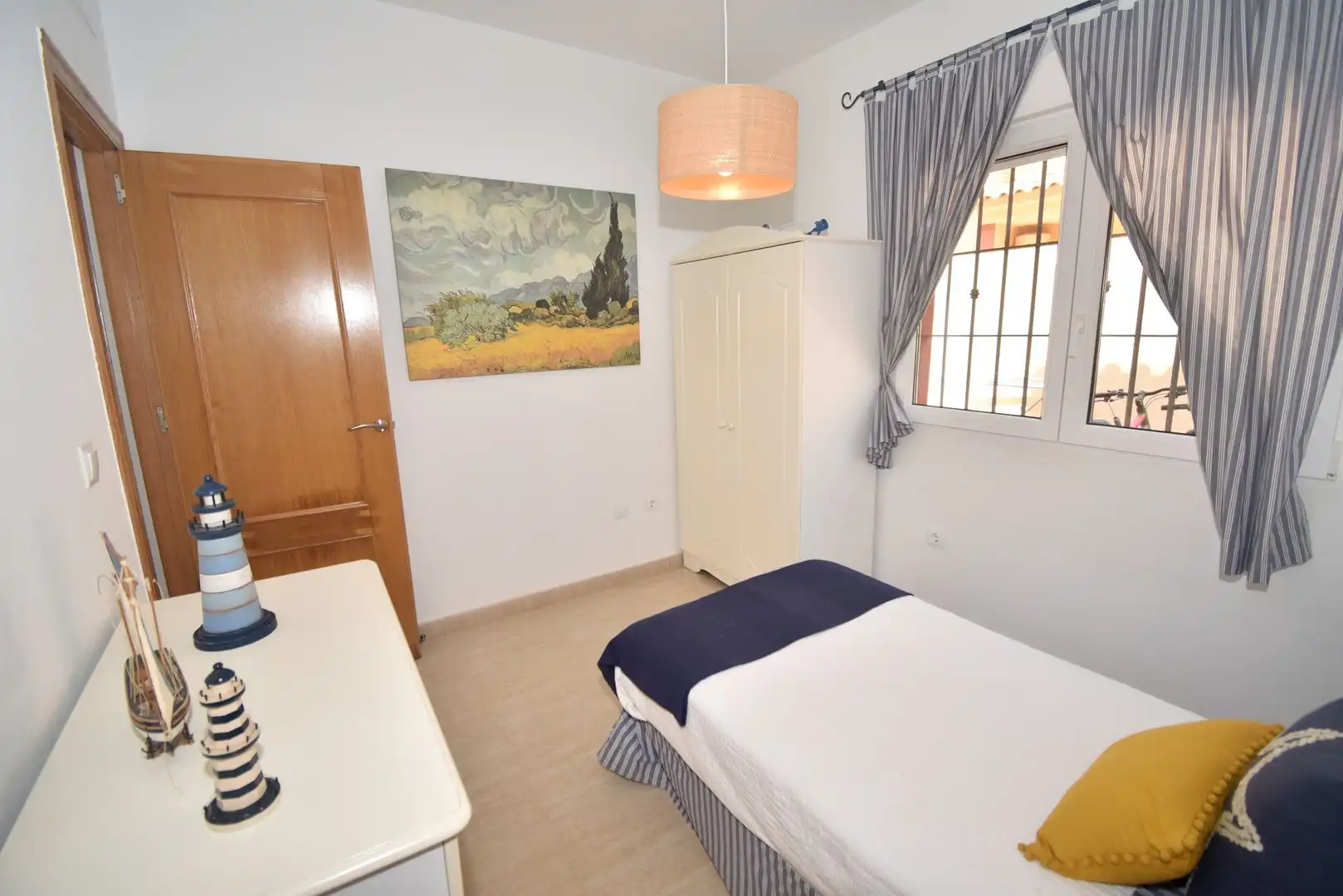 Habitación de Dúplex en venta en Pilar de la Horadada con Aire acondicionado, Calefacción y Jardín privado