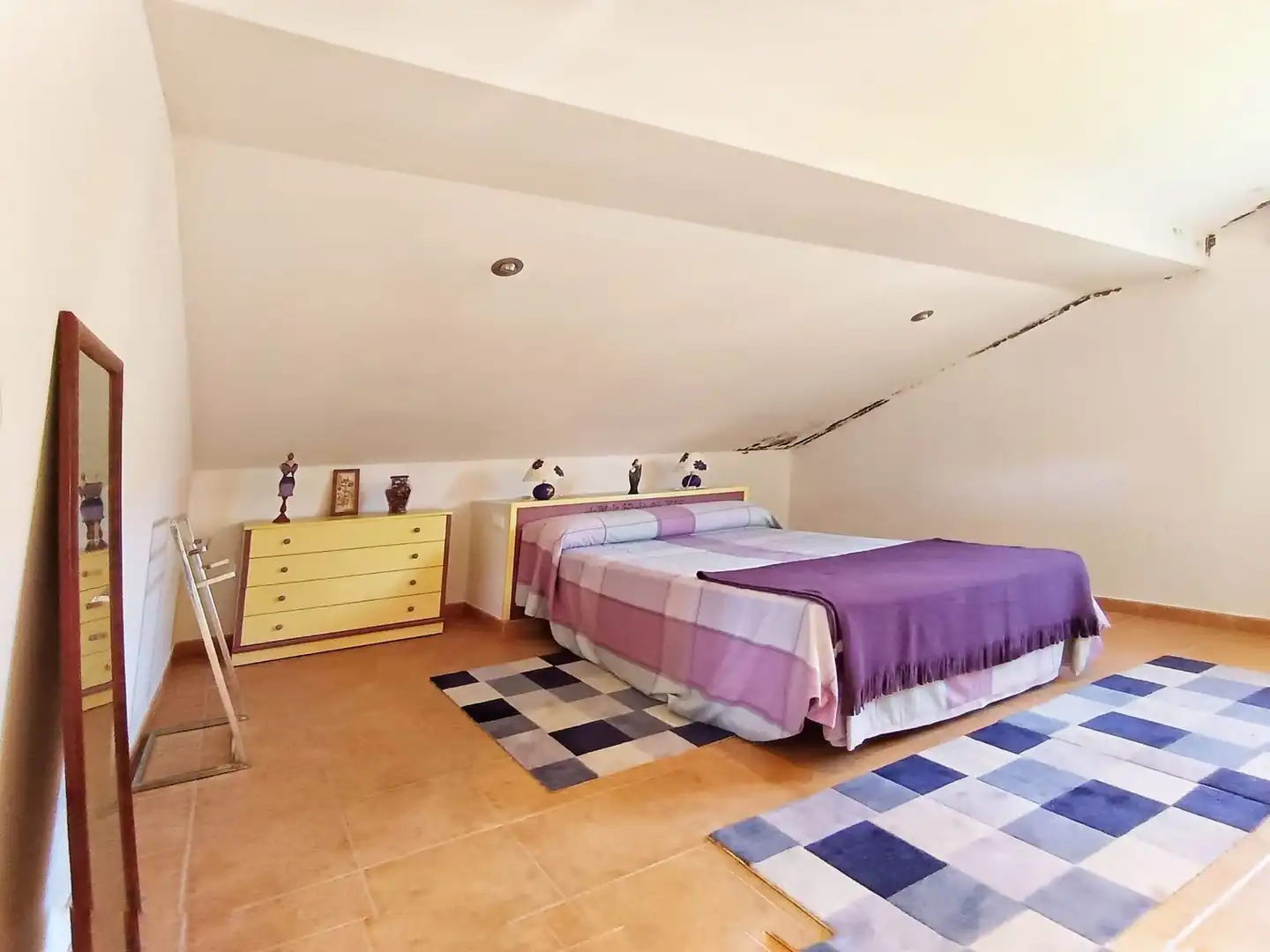 Dormitori de Casa o xalet en venda en Pontevedra Capital  amb Jardí privat, Terrassa i Traster