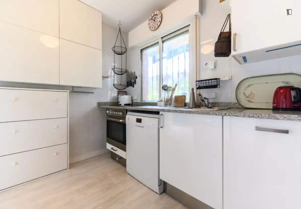 Cocina de Apartamento de alquiler en La Moraleja con Calefacción, Amueblado y Horno