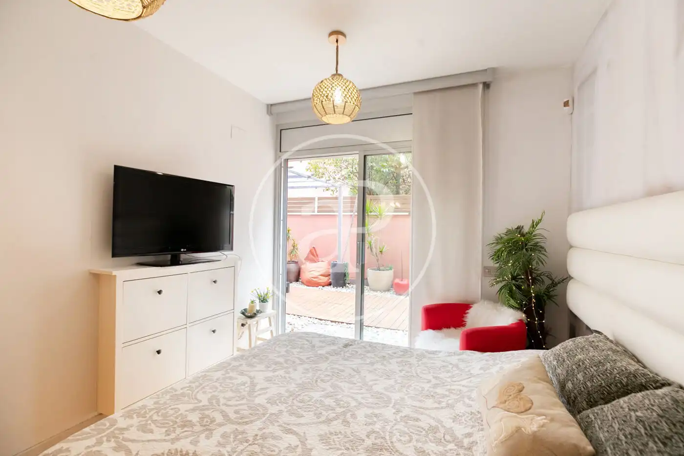 Schlafzimmer von Wohnung zum Verkauf in Barcelona mit Klimaanlage, Heizung und Privatgarten