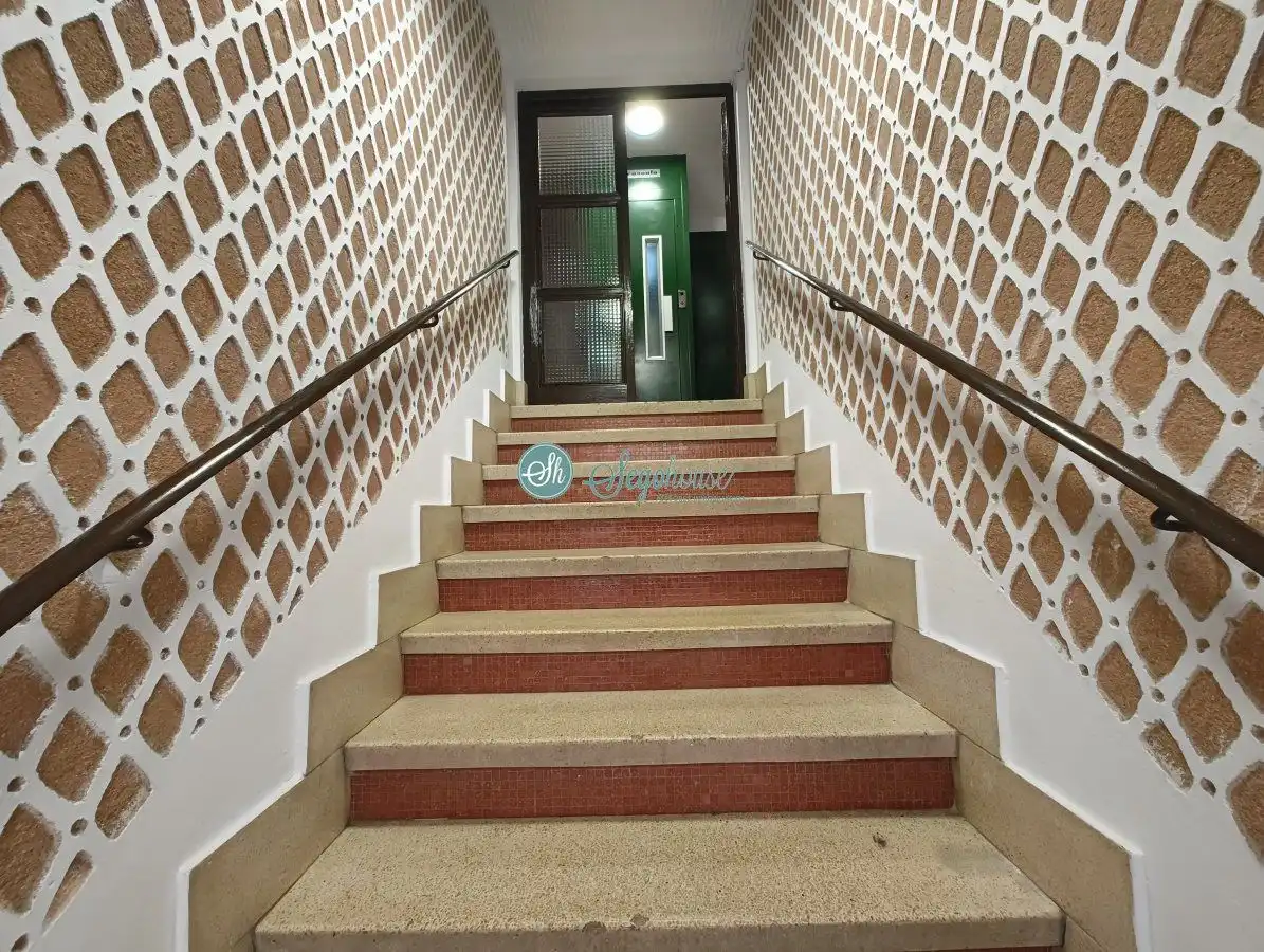 Flat for sale in Segovia  with Air Conditioner, Heating and Balcony