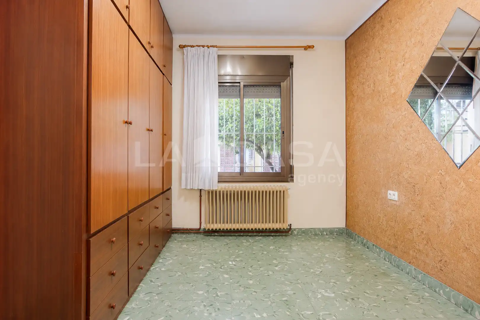 Habitación de Casa adosada en venta en Granollers con Calefacción, Terraza y Trastero