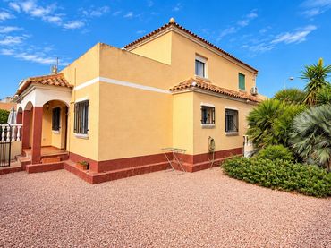 Villa con piscina in affitto a Orihuela Costa