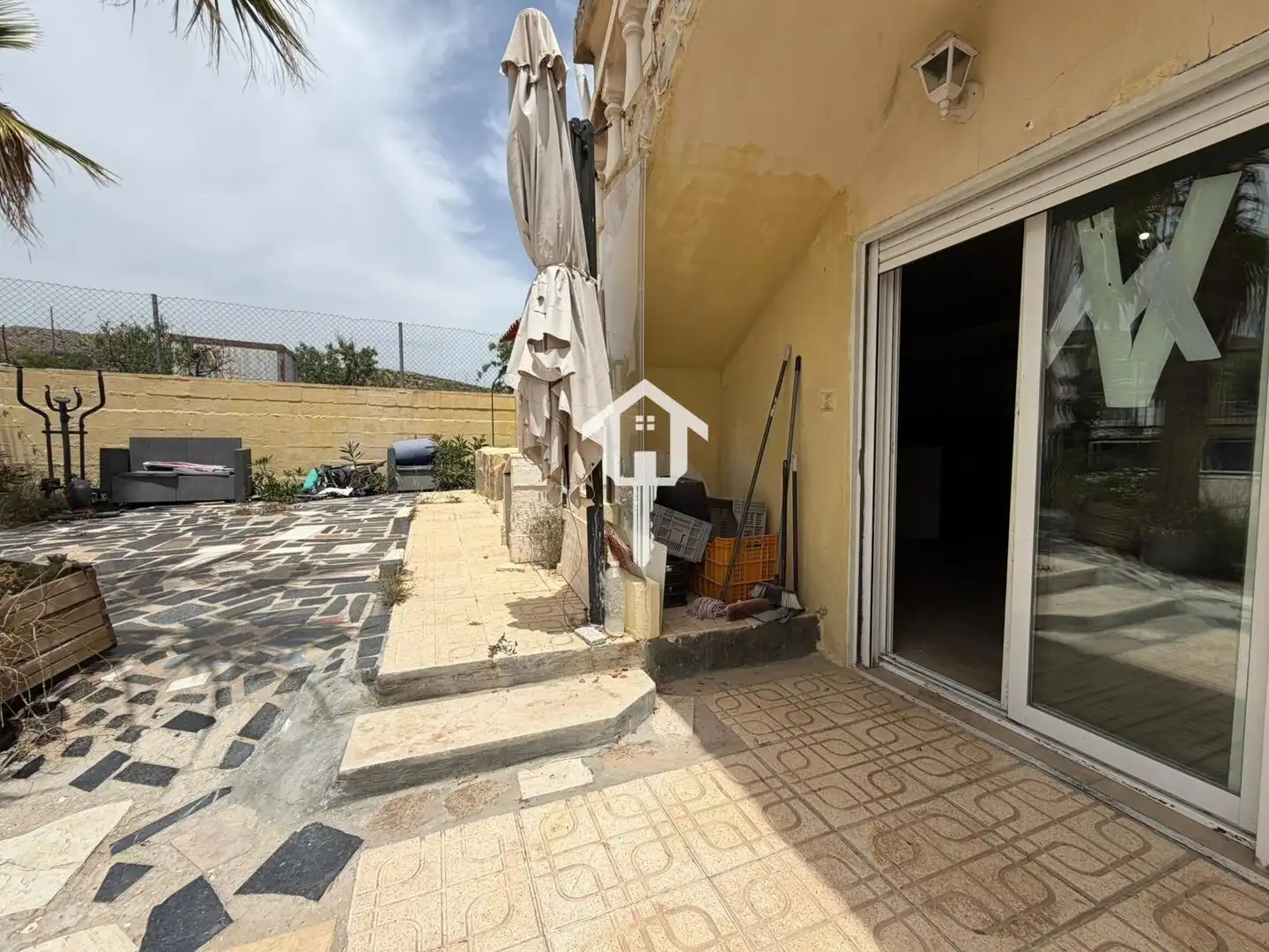 Vista exterior de Piso en venta en Alicante / Alacant con Jardín privado, Trastero y Piscina