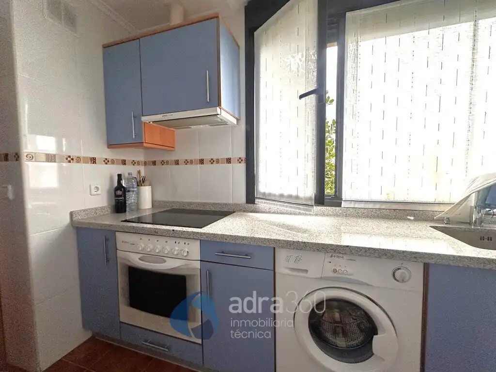 Cuina de Casa o xalet en venda en Cirueña amb Calefacció, Jardí privat i Terrassa