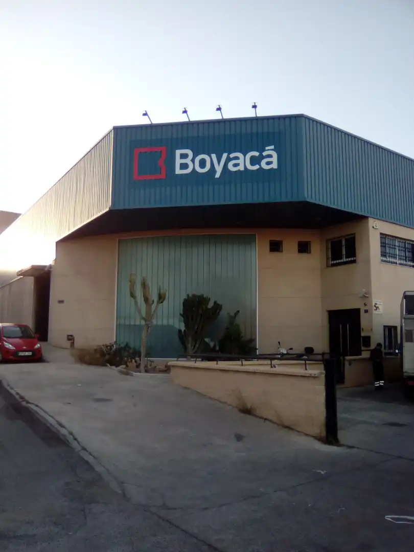 Vista exterior de Nave industrial en venta en Viator con Calefacción y Alarma