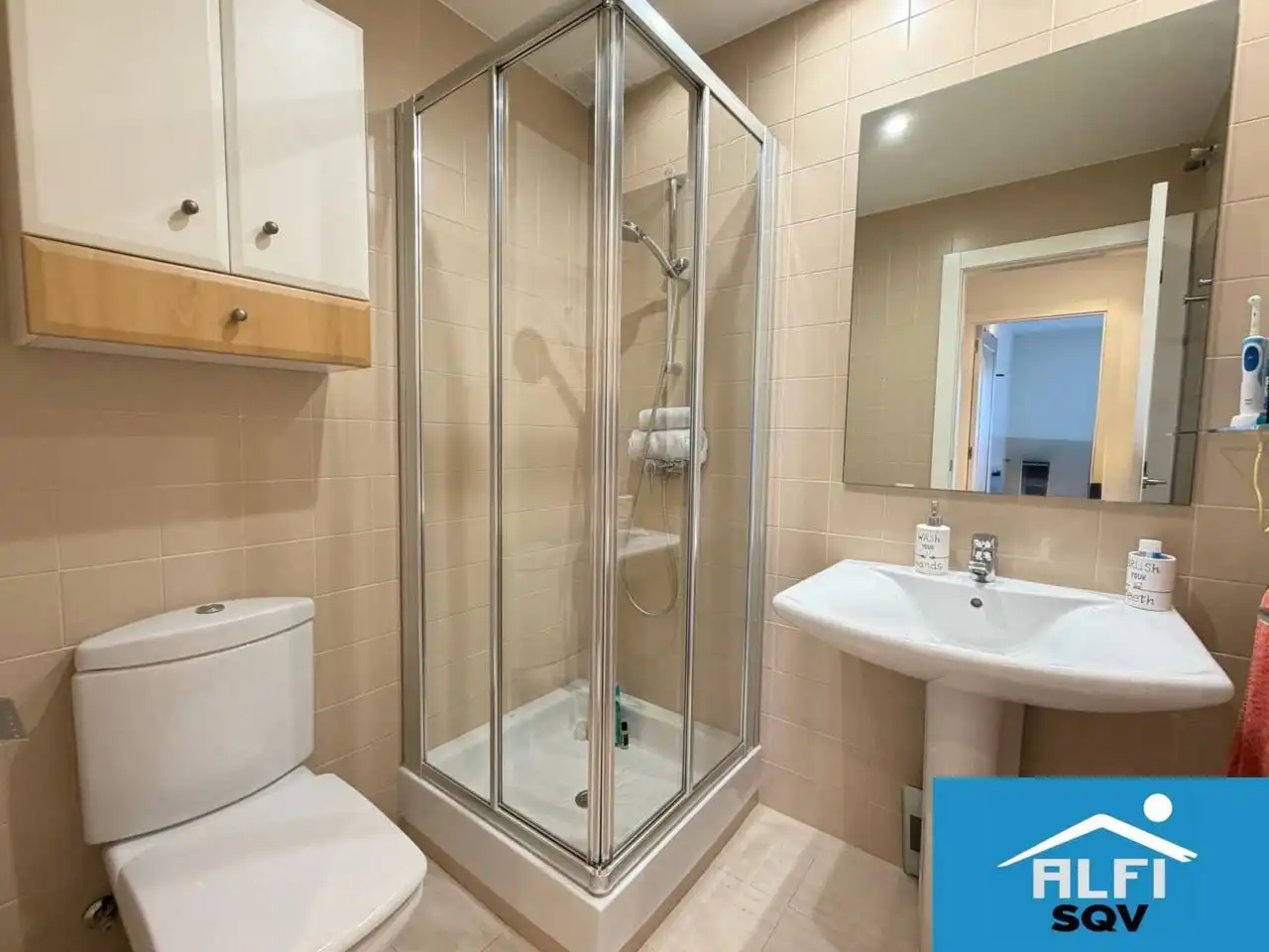 Bathroom of Flat for sale in Sabadell  with Air Conditioner, Heating and Parquet flooring