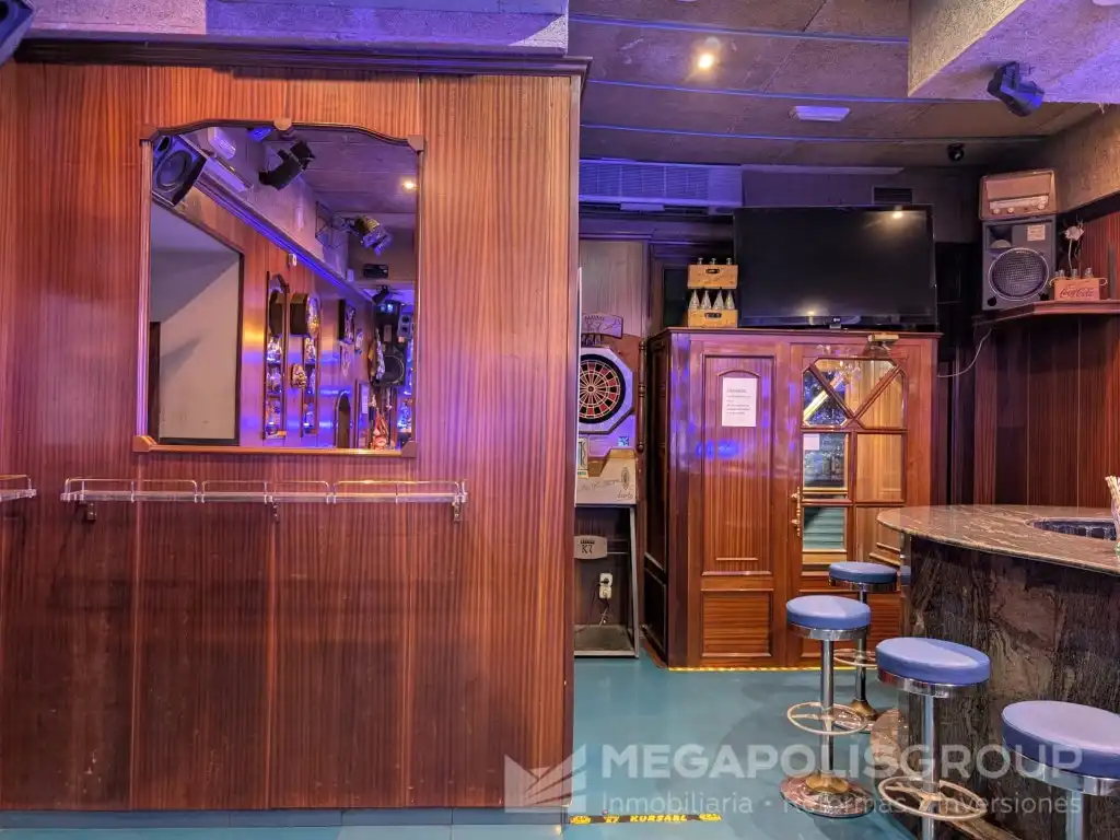 Local en venta en L'Hospitalet de Llobregat con Aire acondicionado
