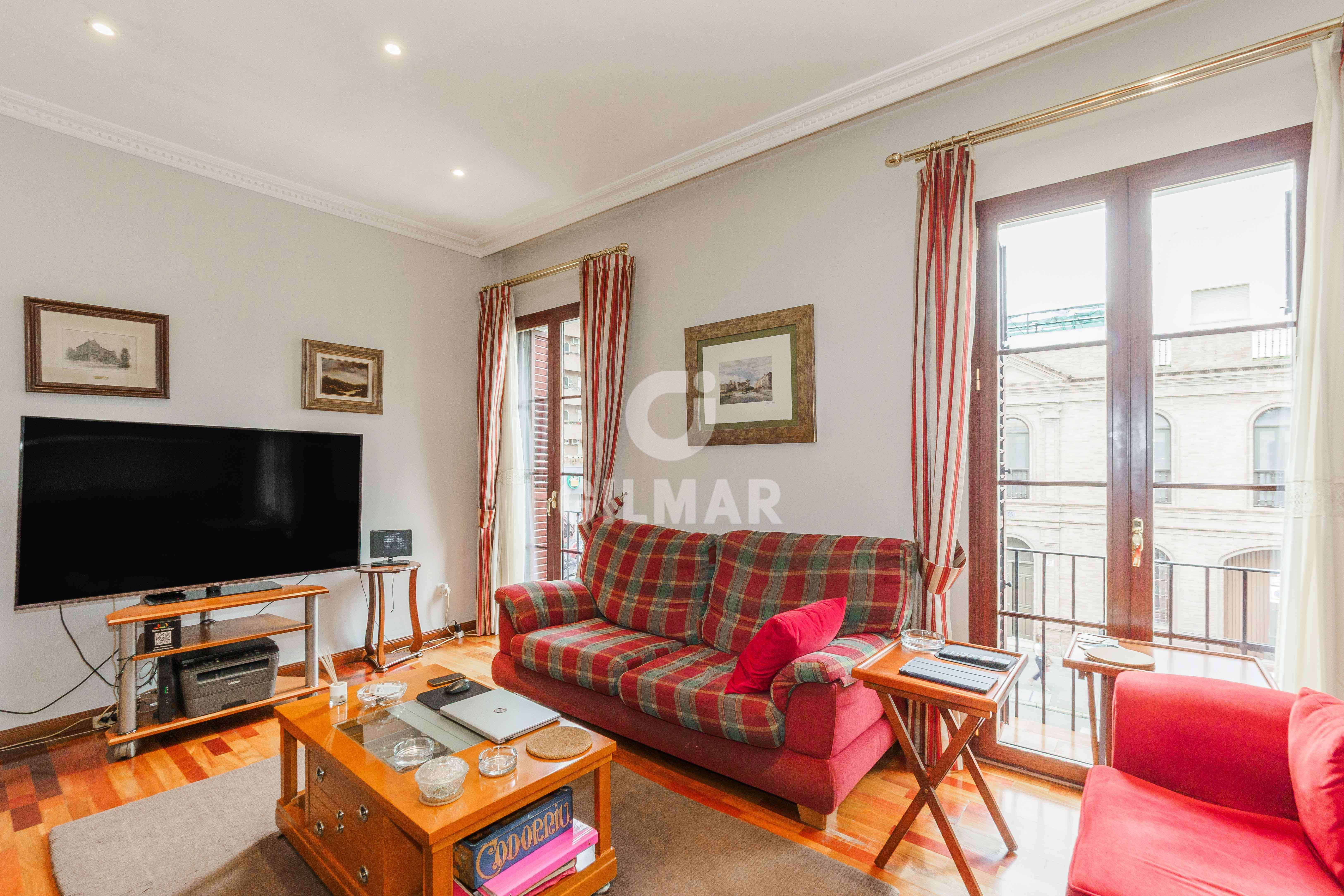 Living room of Flat for sale in  Sevilla Capital  with Heating