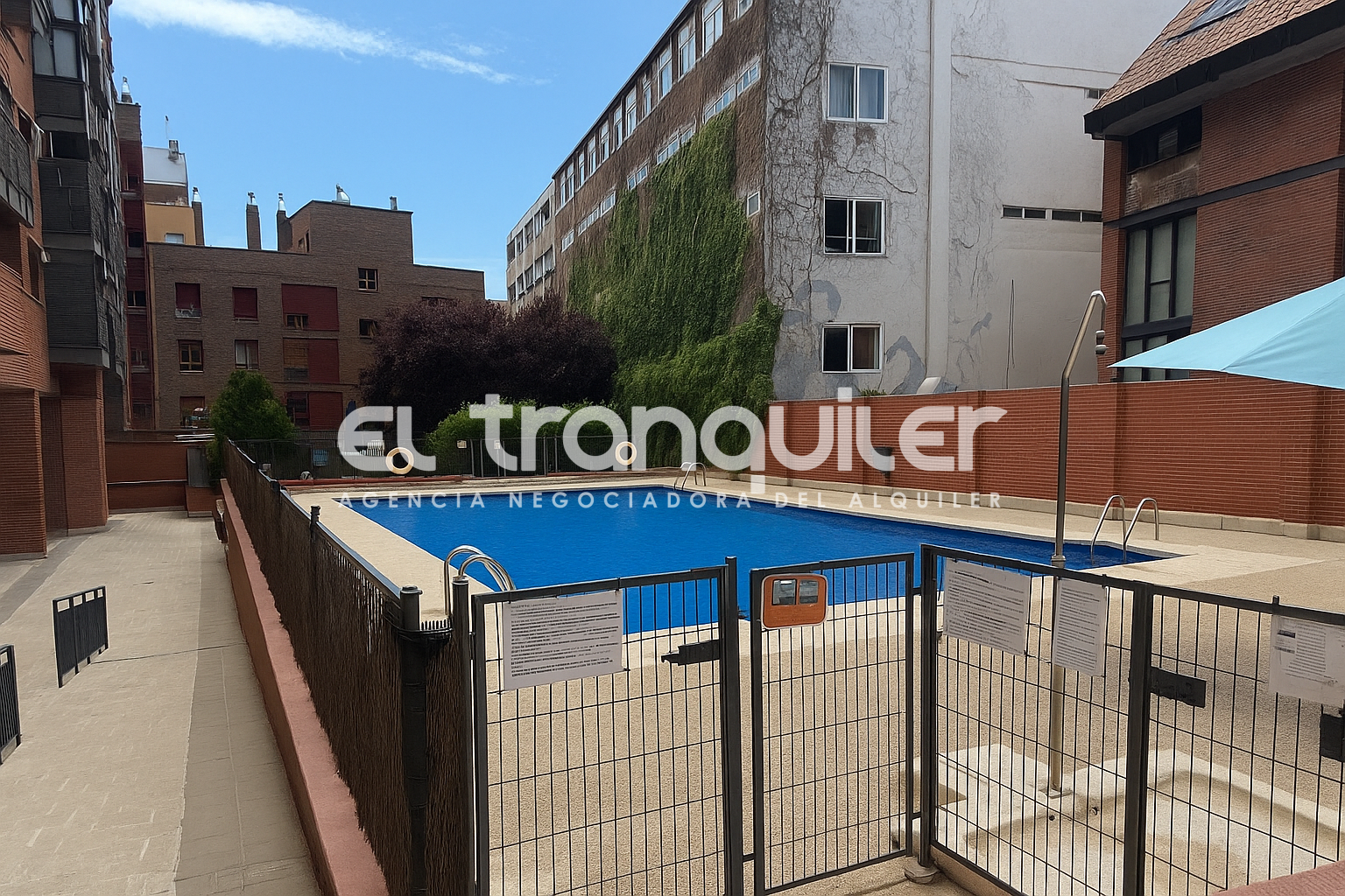 Vista exterior de Piso de alquiler en  Madrid Capital con Aire acondicionado, Piscina y Lavadora