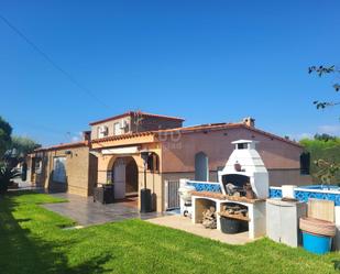 Vista exterior de Casa o xalet en venda en Castellón de la Plana / Castelló de la Plana amb Terrassa i Piscina