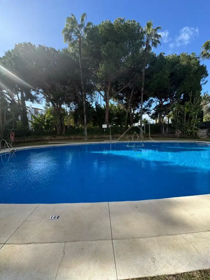 Swimming pool of Flat for sale in Marbella  with Air Conditioner, Heating and Terrace