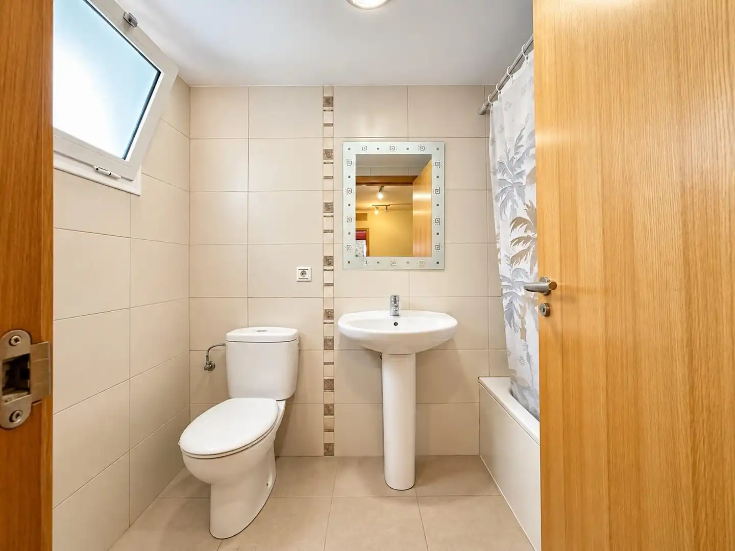 Bathroom of Flat for sale in Carlet, Valencia