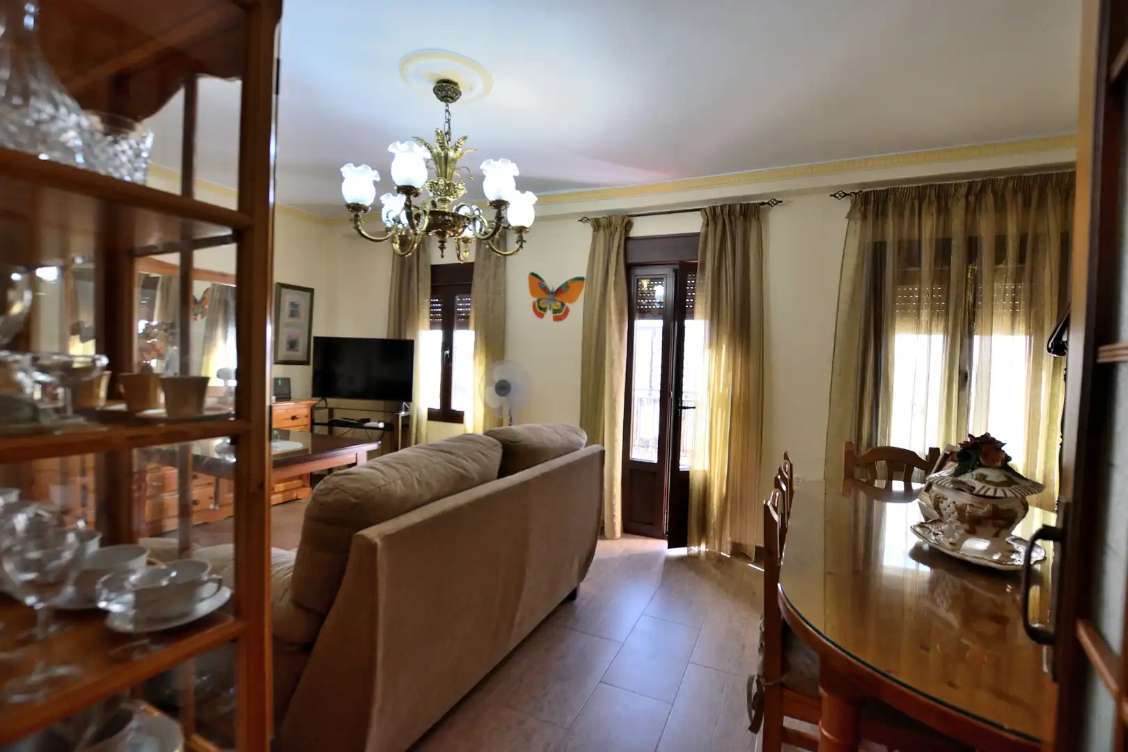 Sala d'estar de Casa adosada en venda en Ronda amb Traster, Forn i Rentadora