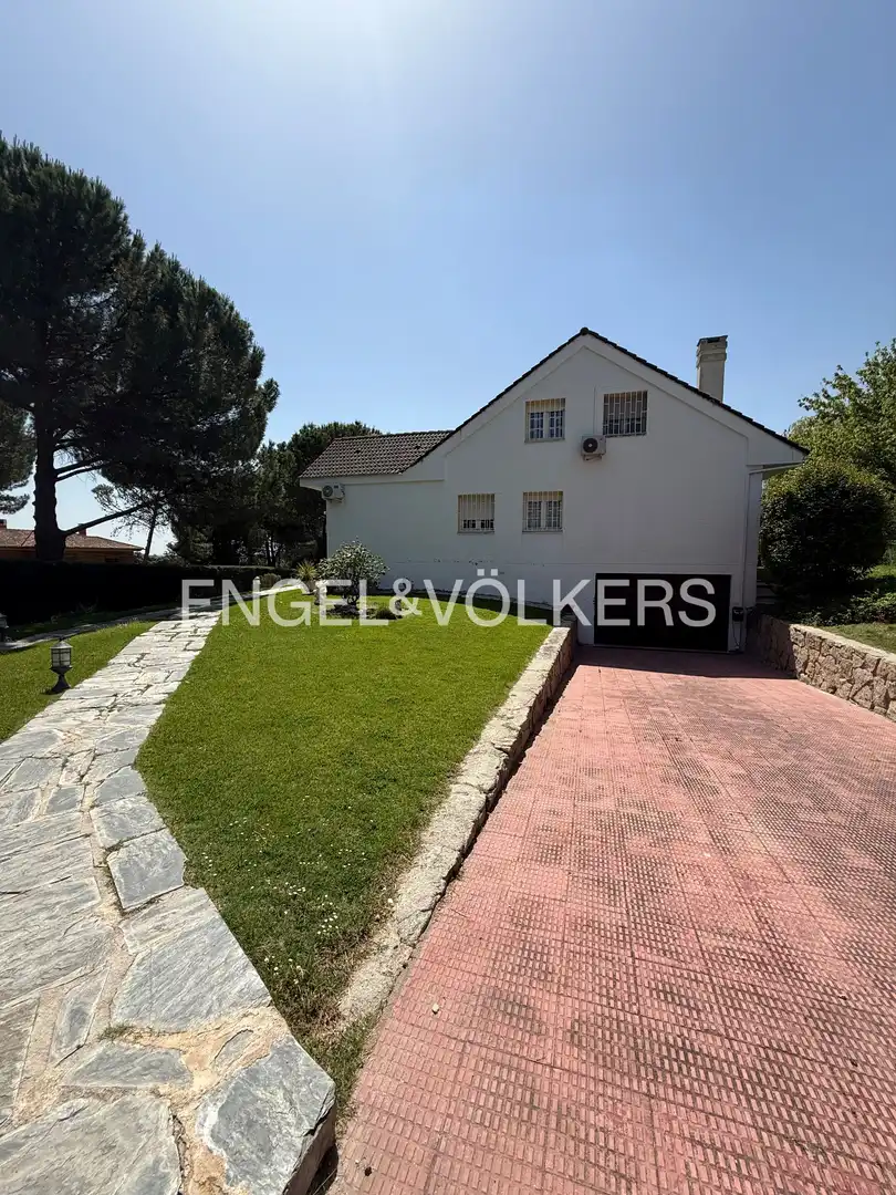 Vista exterior de Casa o chalet en venta en Villaviciosa de Odón con Calefacción, Jardín privado y Terraza