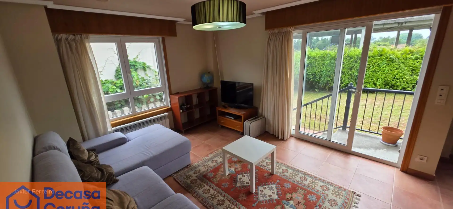 Sala de estar de Casa o chalet de alquiler en Oleiros con Calefacción, Parquet y Terraza