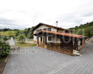 Vista exterior de Casa o xalet en venda en Hondarribia amb Terrassa, Piscina i Balcó