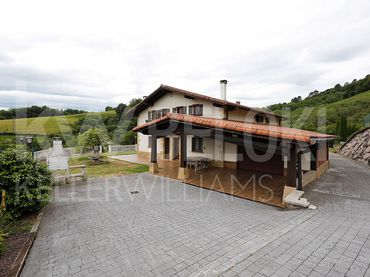 House with balcony for sale in Hondarribia
