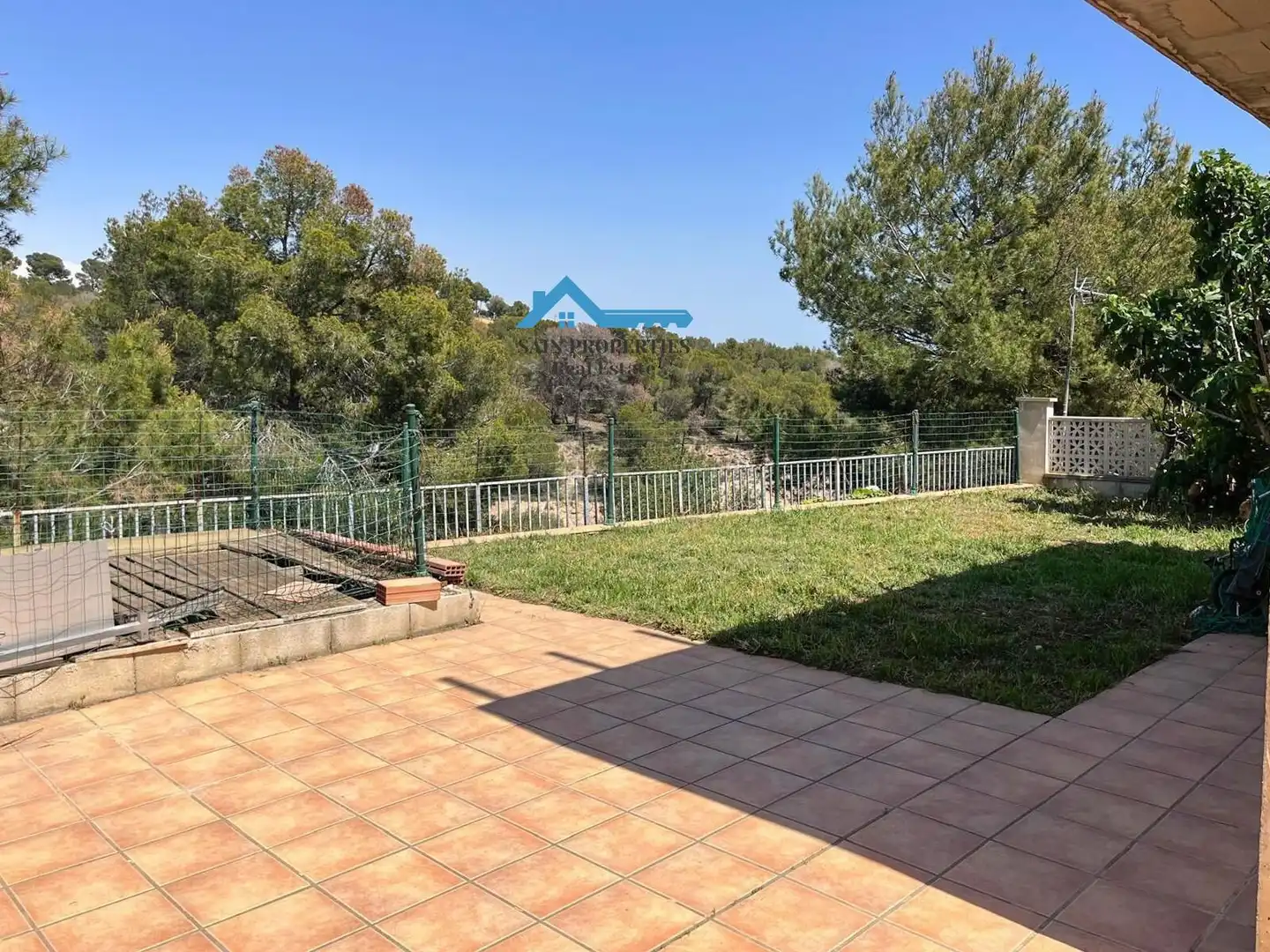 Garden of Detached homes for sale in L'Alfàs del Pi  with Air Conditioner, Private garden and Storage room
