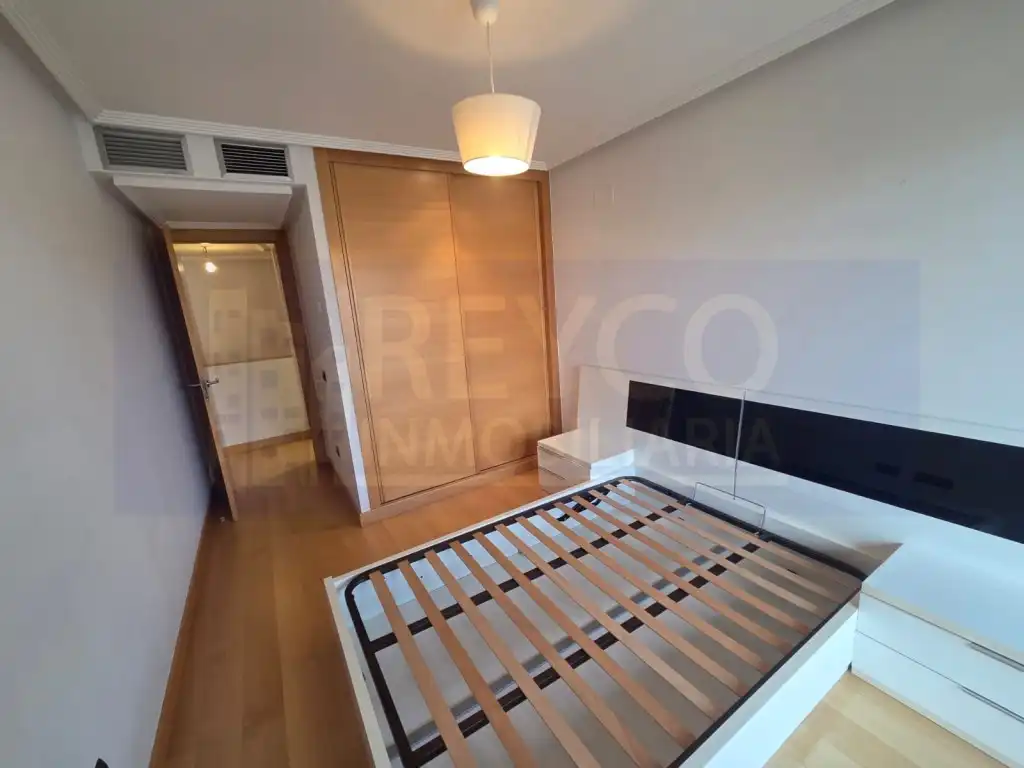 Bedroom of Apartments for sale in  Logroño