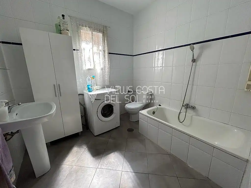 Baño de Casa o chalet en venta en Torrox con Terraza, Amueblado y Horno