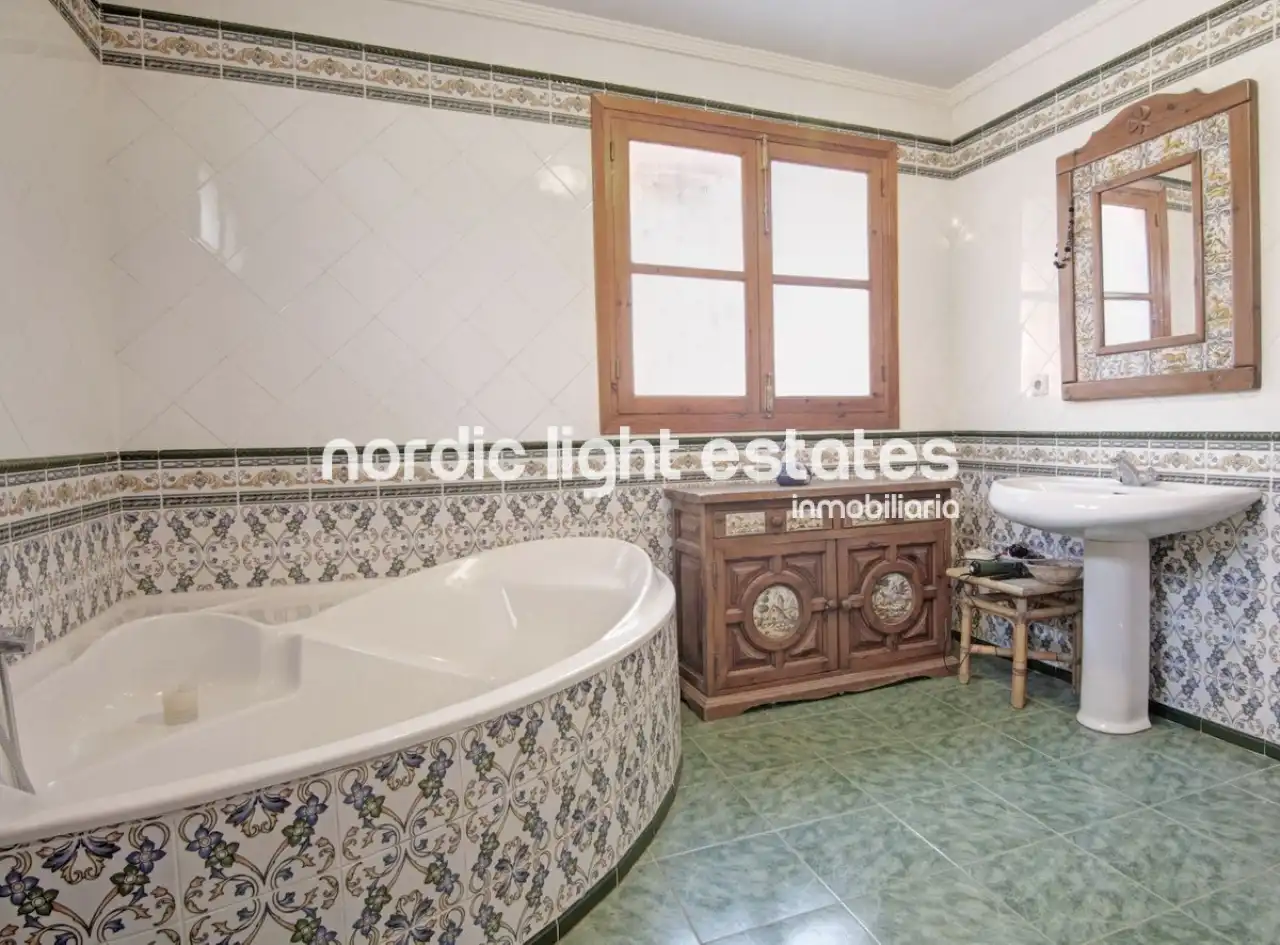 House with pool for sale in Avda Pescia - Ctra de Frigiliana, imagen 17