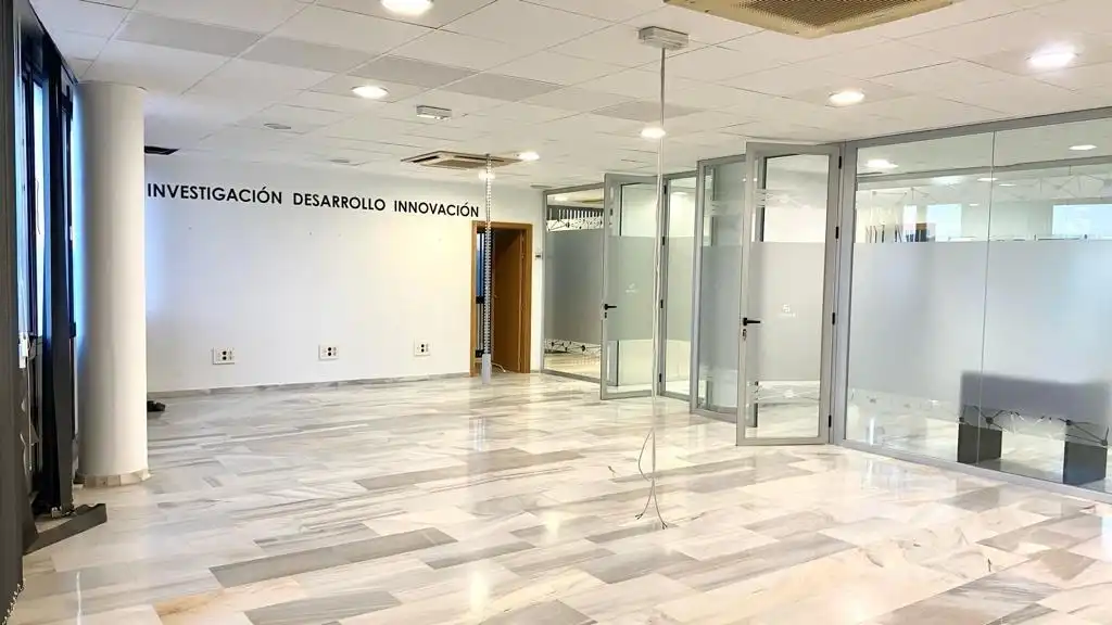 Oficina amb ascensor de lloguer a Norte