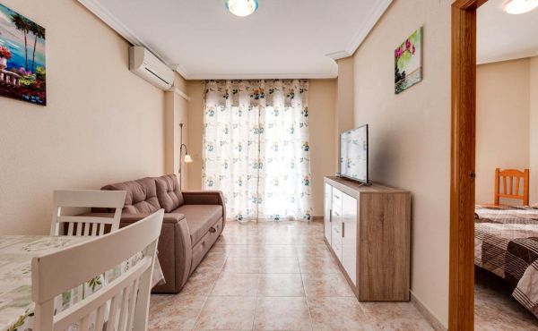 Sala d'estar de Pis en venda en Torrevieja amb Moblat