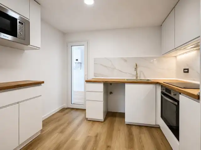 Cocina de Piso en venta en Sabadell con Calefacción, Horno y Microondas