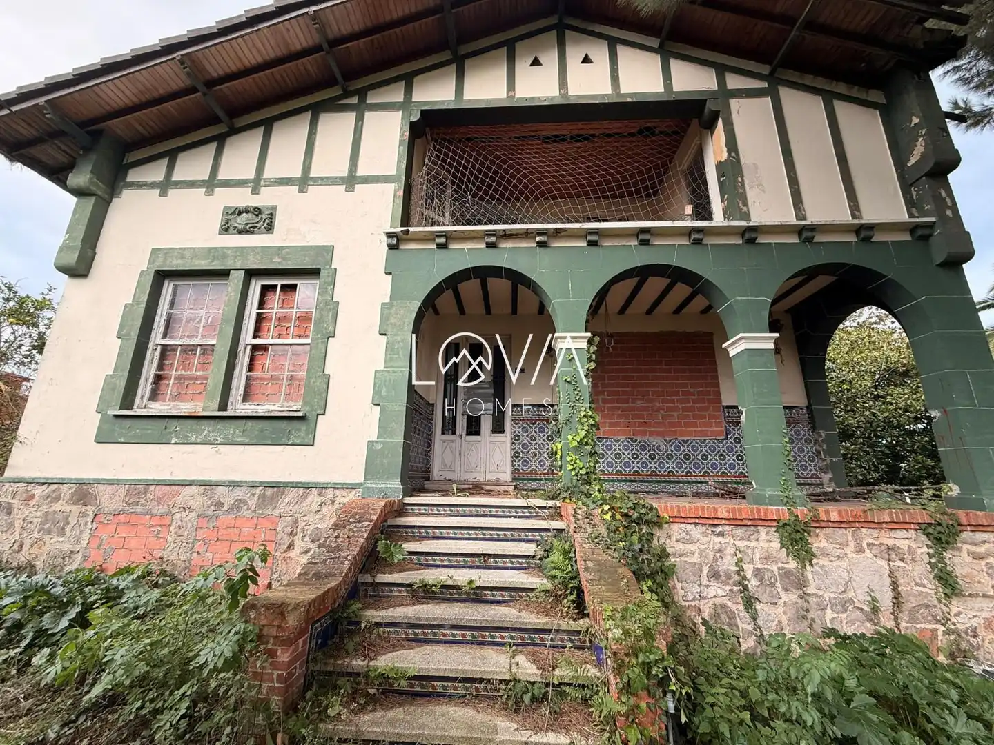 Vista exterior de Casa o xalet en venda en El Carbayedo - El Quirinal