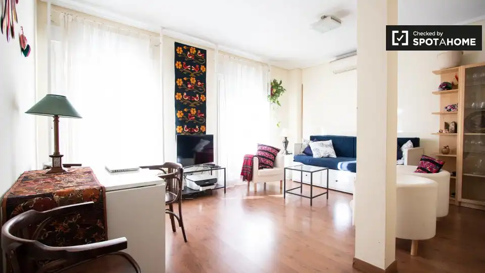Flat for rent in Cuatro Caminos - Azca