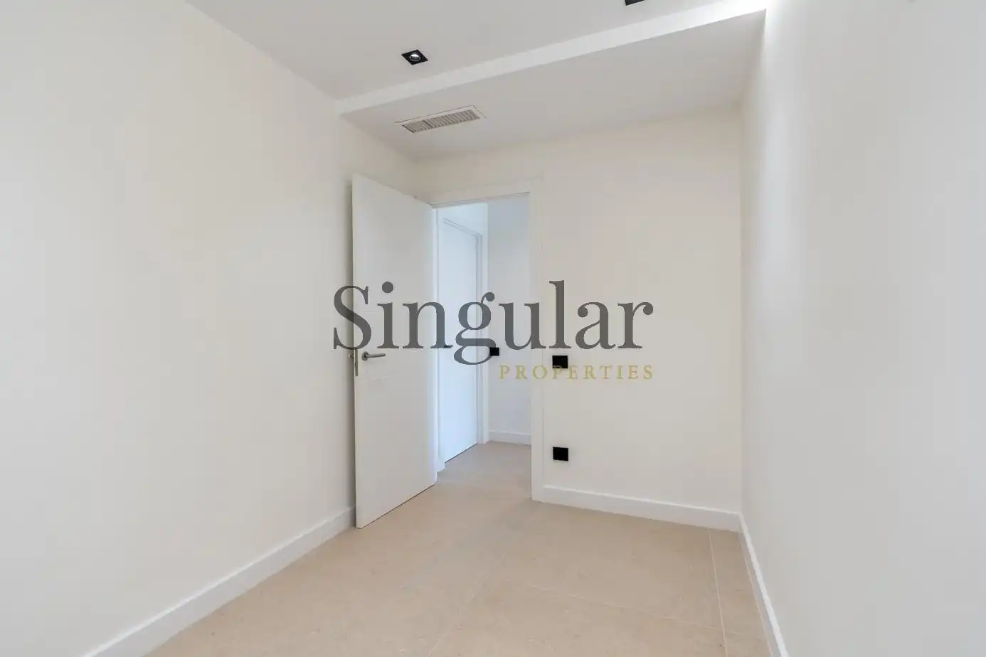Habitación de Piso en venta en Barcelona con Aire acondicionado, Calefacción y Terraza