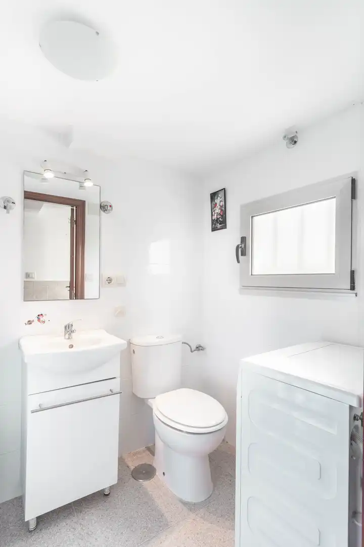Baño de Casa adosada en venta en Salas con Parquet, Terraza y Trastero