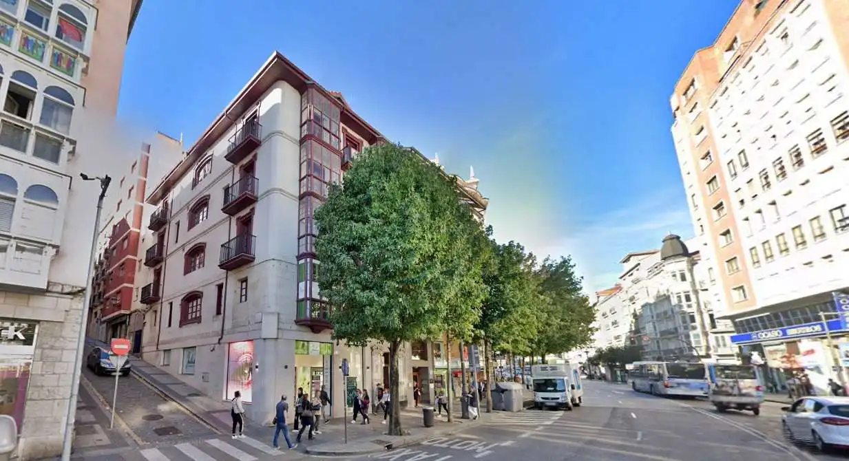 Oficina amb ascensor en venda a Calle Jesús de Monasterio