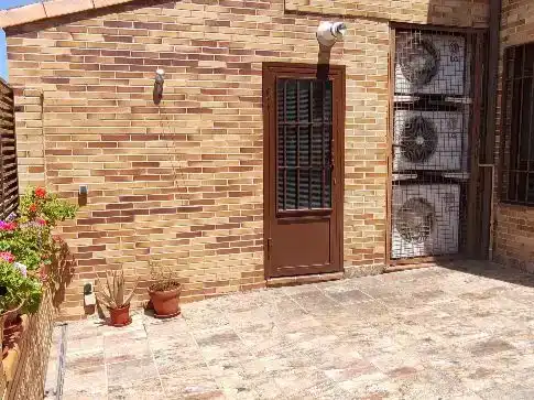 Vista exterior de Casa o chalet en venta en Parla con Aire acondicionado, Parquet y Trastero