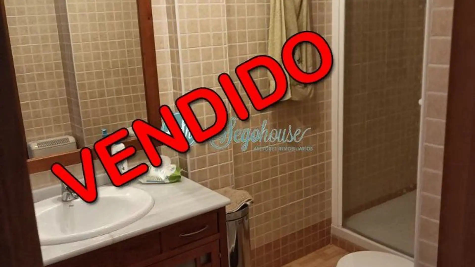 Baño de Piso en venta en La Lastrilla  con Calefacción