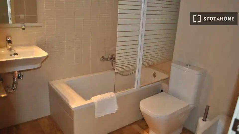 Baño de Apartamento para compartir en Málaga con Aire acondicionado, Terraza y Amueblado