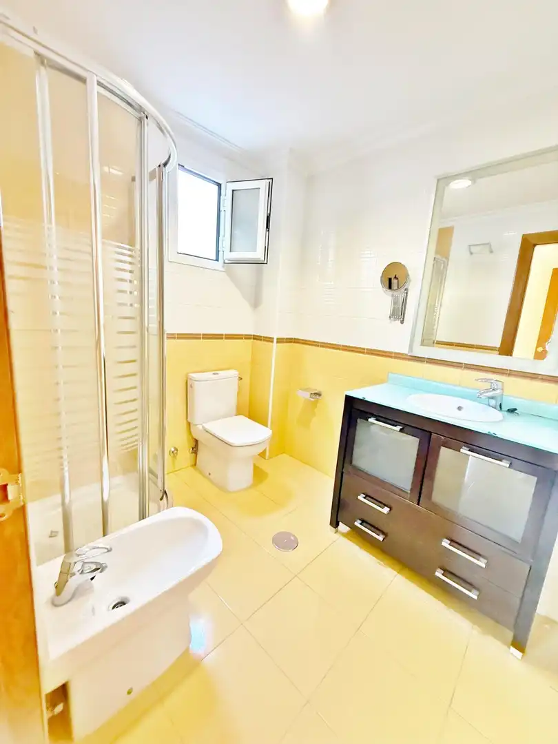 Baño de Casa adosada en venta en Almería con Terraza, Trastero y Balcón
