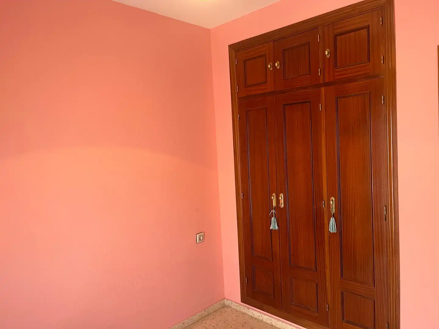 Habitación de Casa adosada en venta en La Rinconada con Aire acondicionado y Terraza