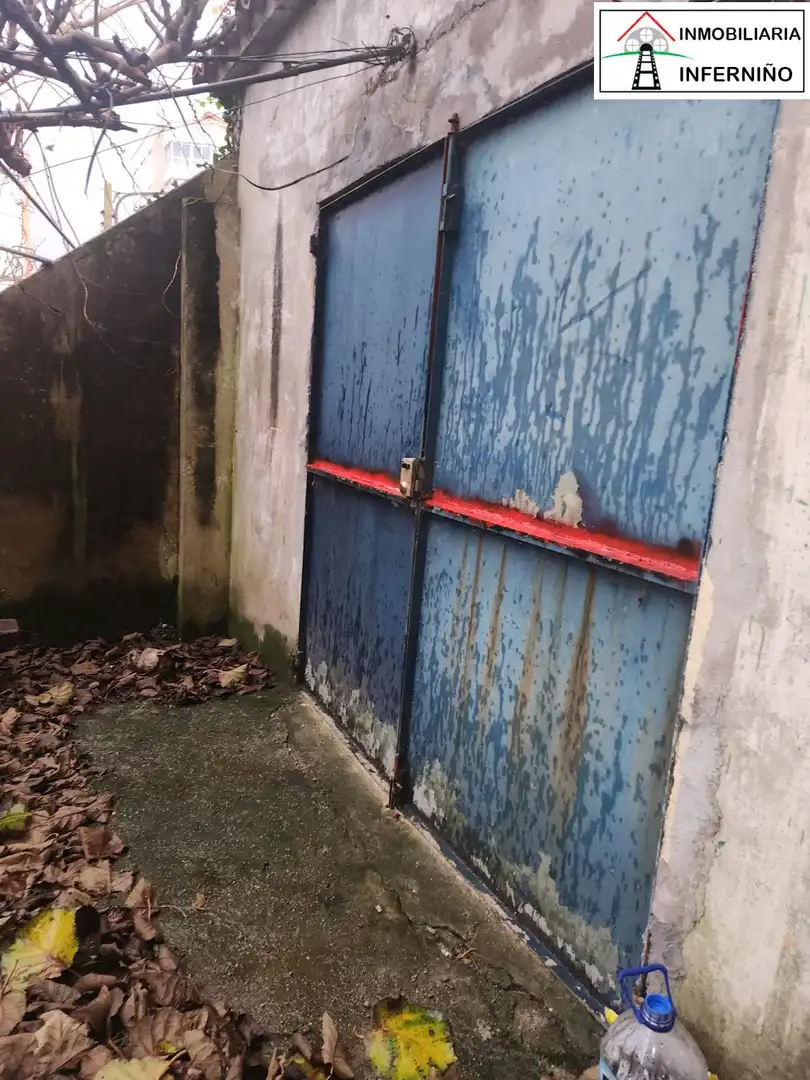 Vista exterior de Edifici en venda en Ferrol