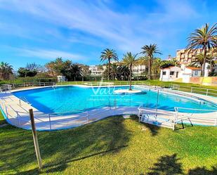 Piscina de Pis de lloguer en Sotogrande amb Aire condicionat i Moblat