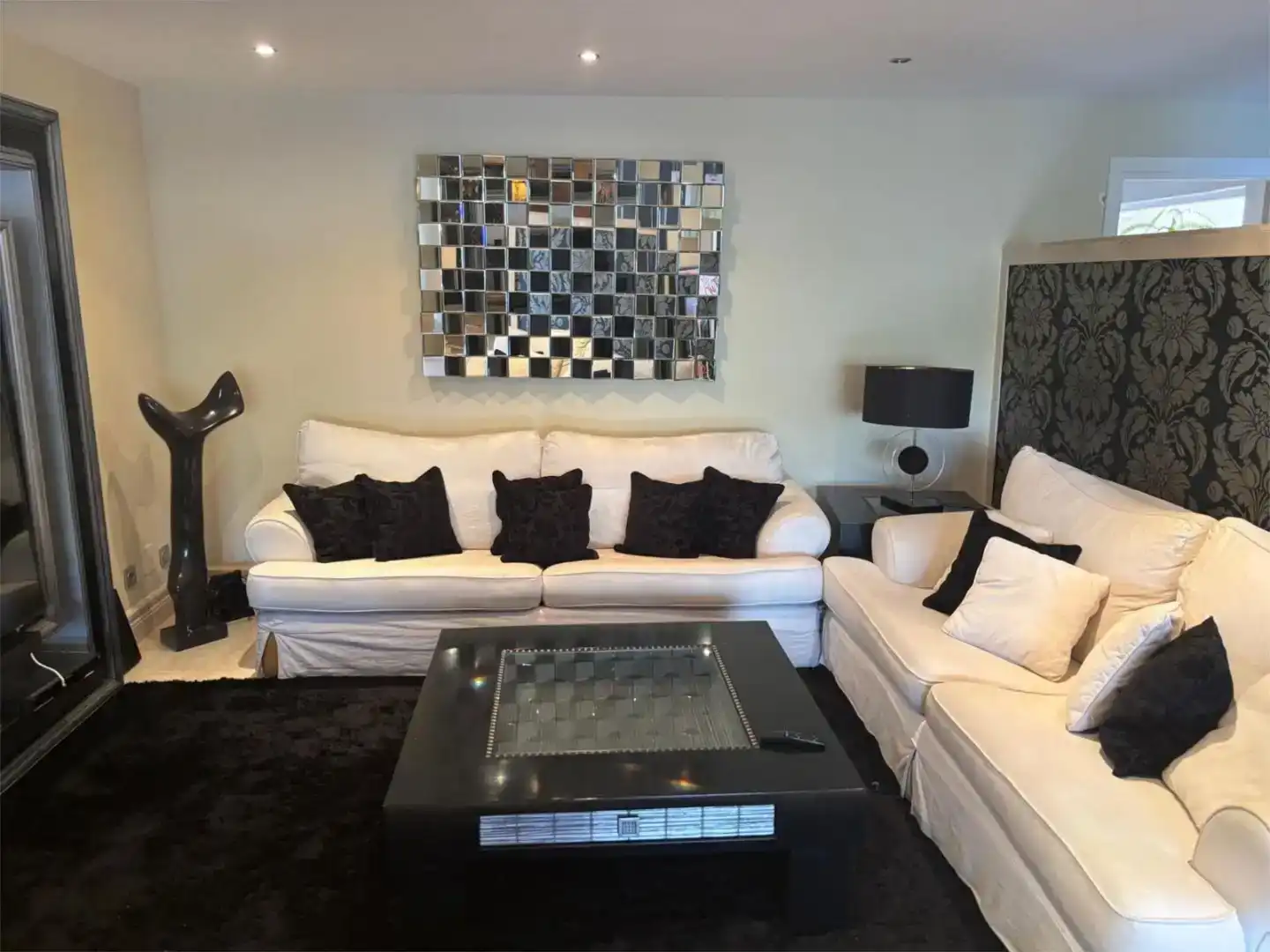 Wohnzimmer von Wohnung zur Miete in Marbella mit Klimaanlage, Schwimmbad und Balkon