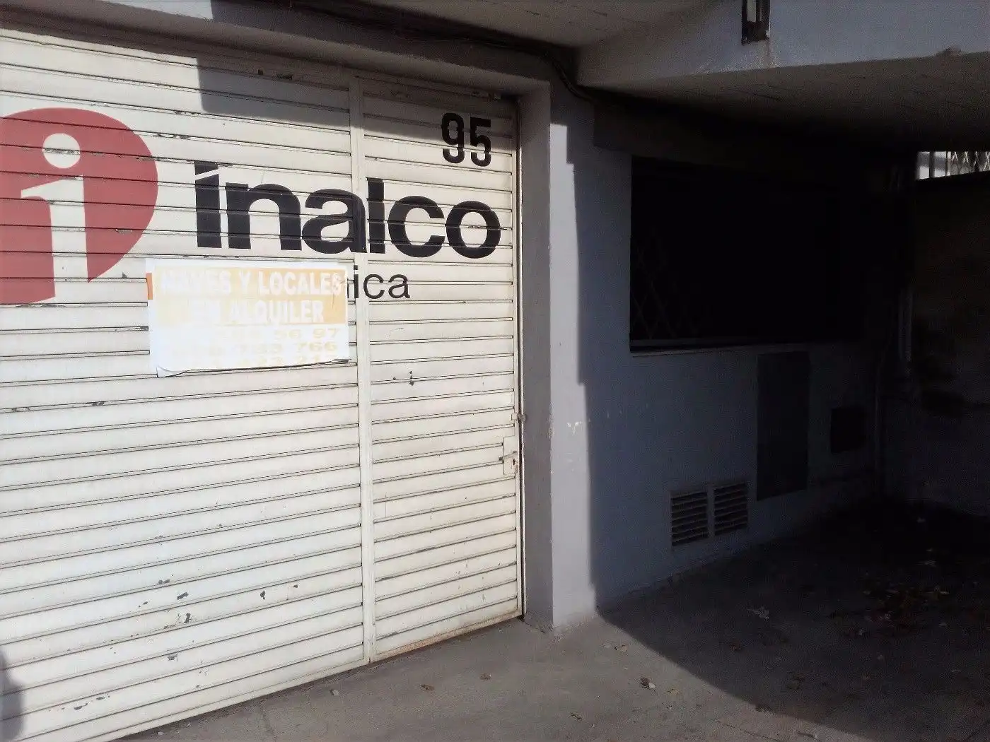 Nau industrial de lloguer a Can Rosés