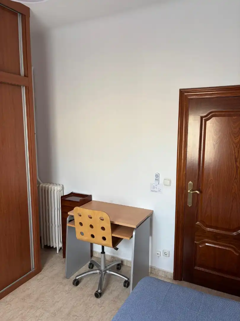 Bedroom of Flat for rent in Zaragoza  with Heating, Furnished and Oven