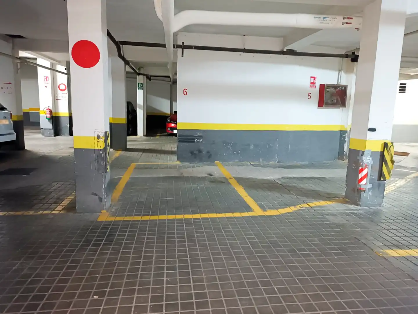 Einzelparkplatz zur Miete in Calle del Aviador Zorita 35, imagen 3