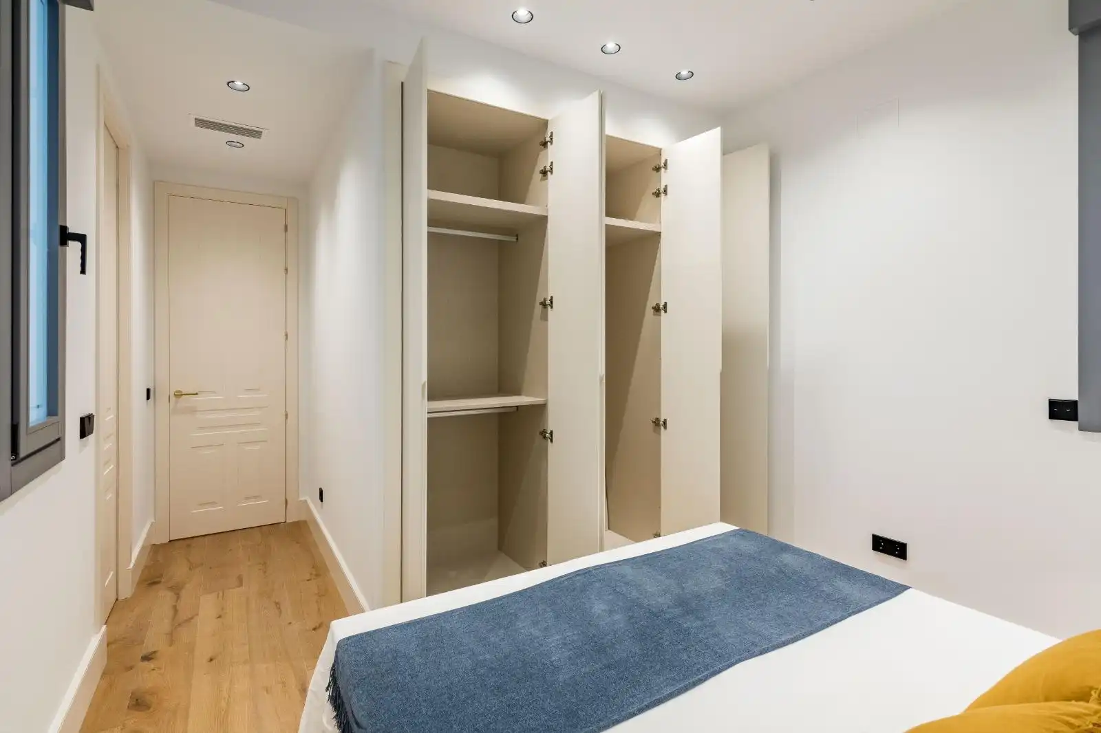 Bedroom of Flat for sale in Madrid  with Air Conditioner, Heating and Terrace